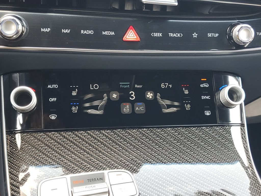 New 2027 Genesis GV70 3.5T Prestige AWD/4WD image 17