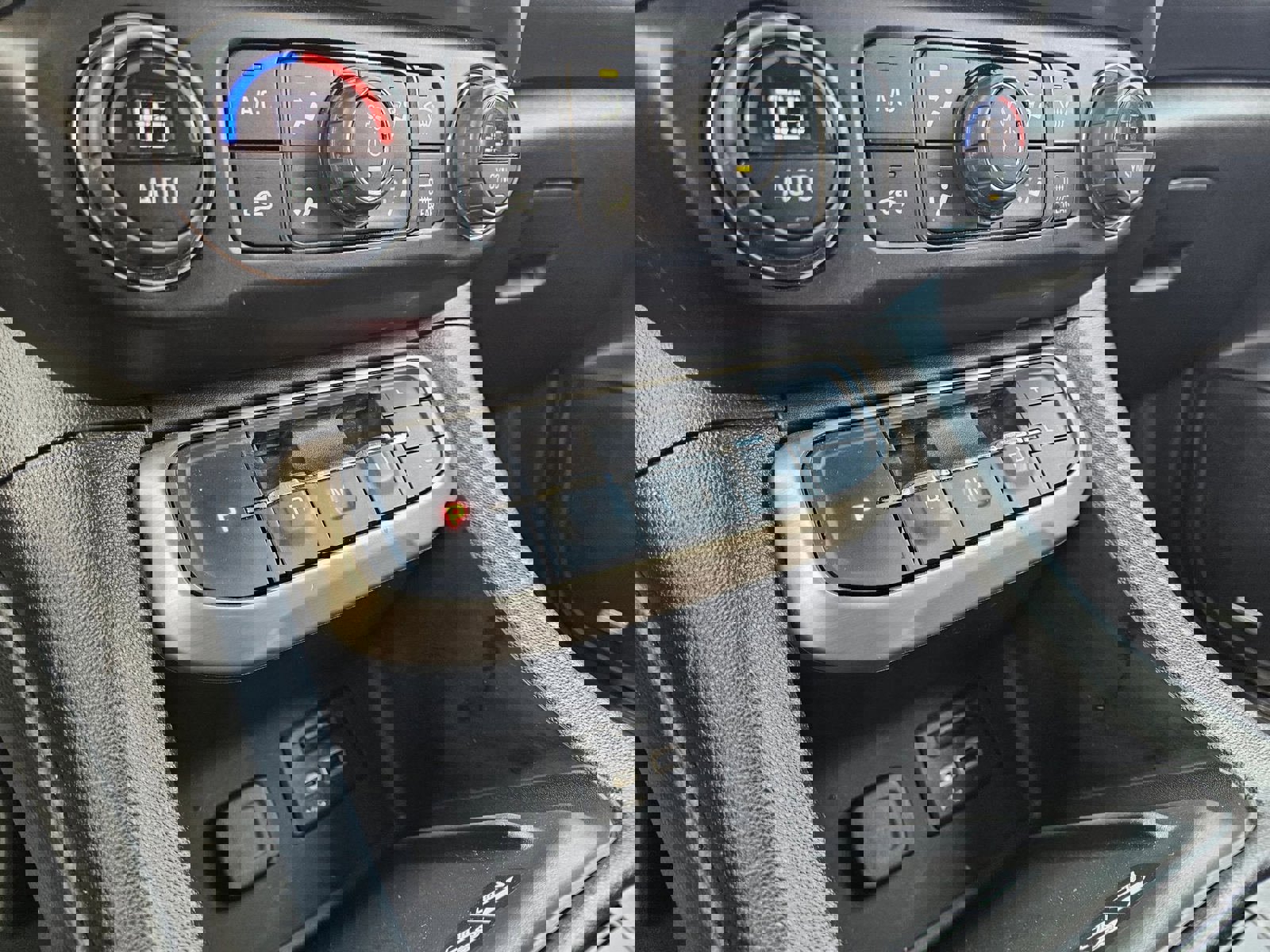 Used 2023 GMC Acadia Denali image 21