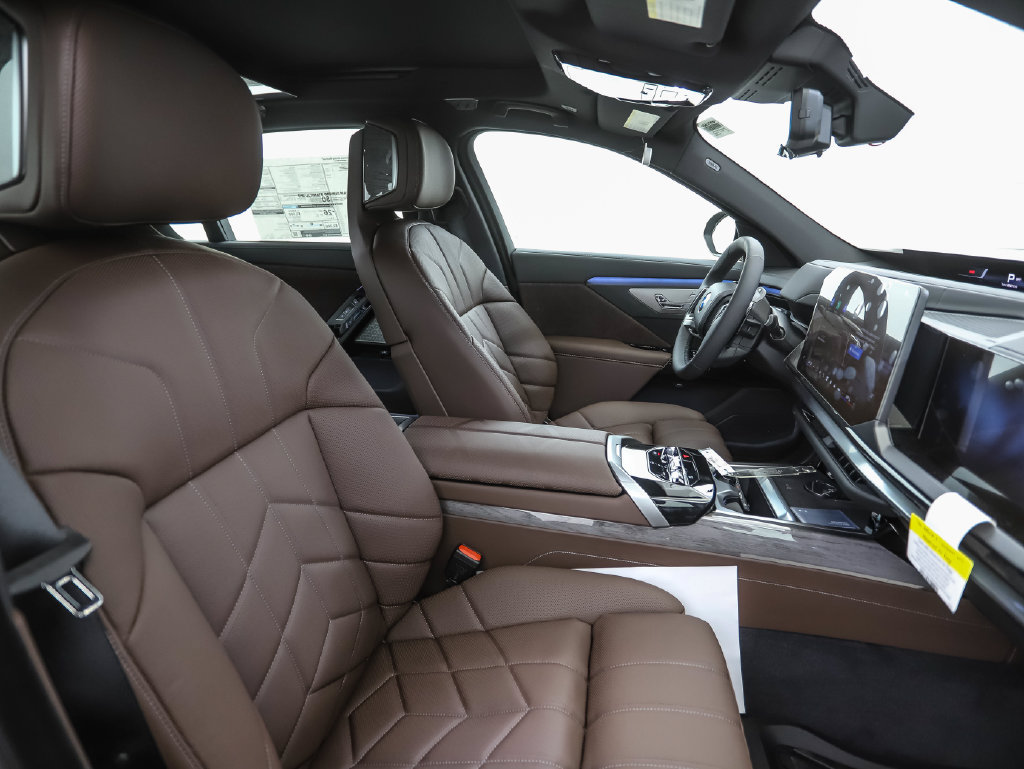 New 2027 BMW 740i xDrive w/ Executive Package AWD/4WD image 21