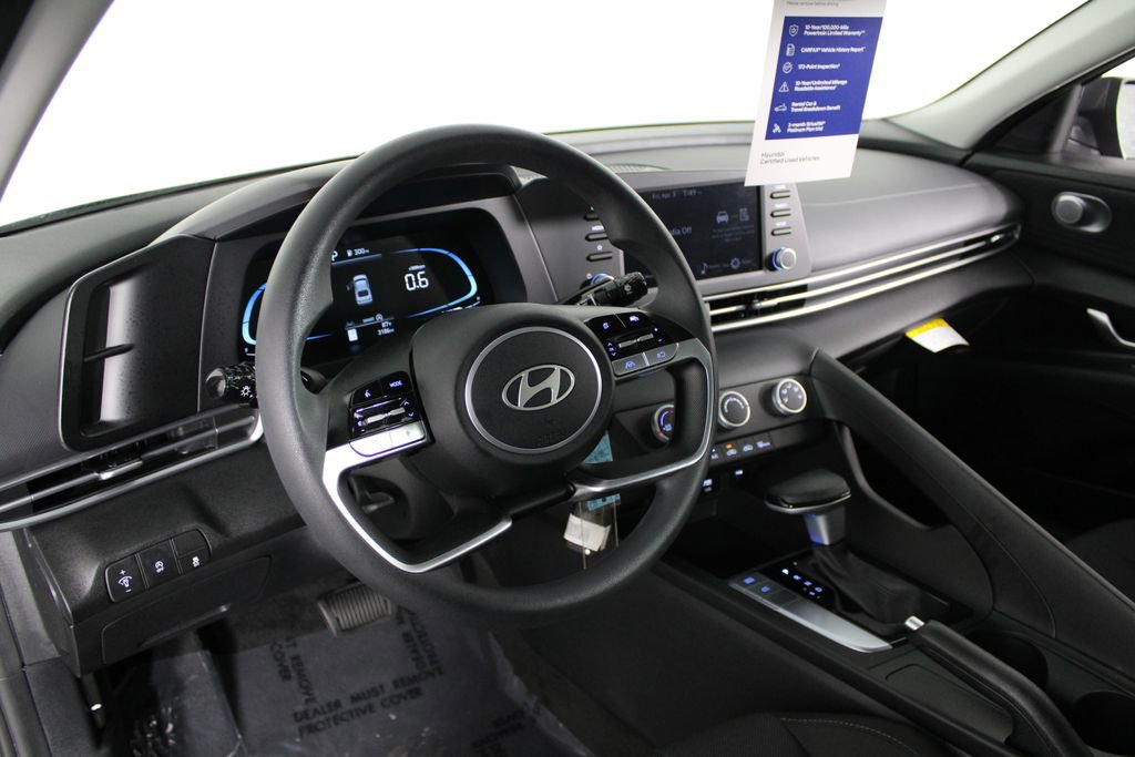 Certified 2026 Hyundai Elantra SE FWD image 18