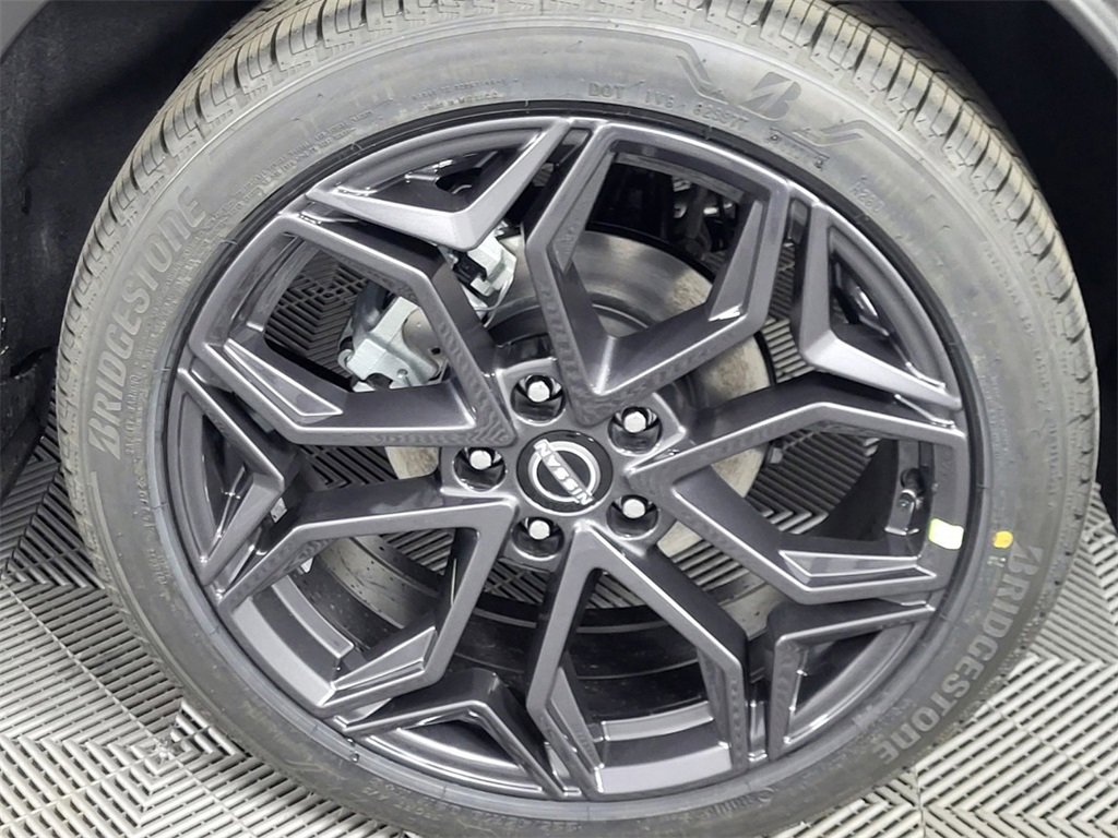 New 2025 Nissan Kicks SR image 18