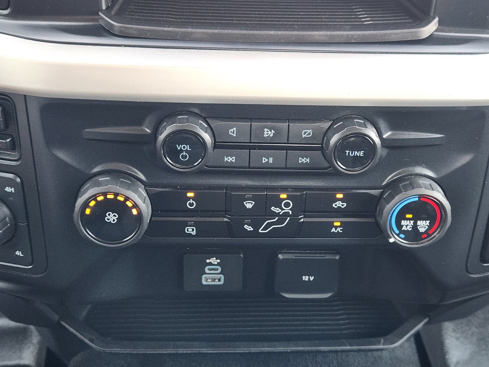 Certified 2024 Ford F250 XLT AWD/4WD image 21