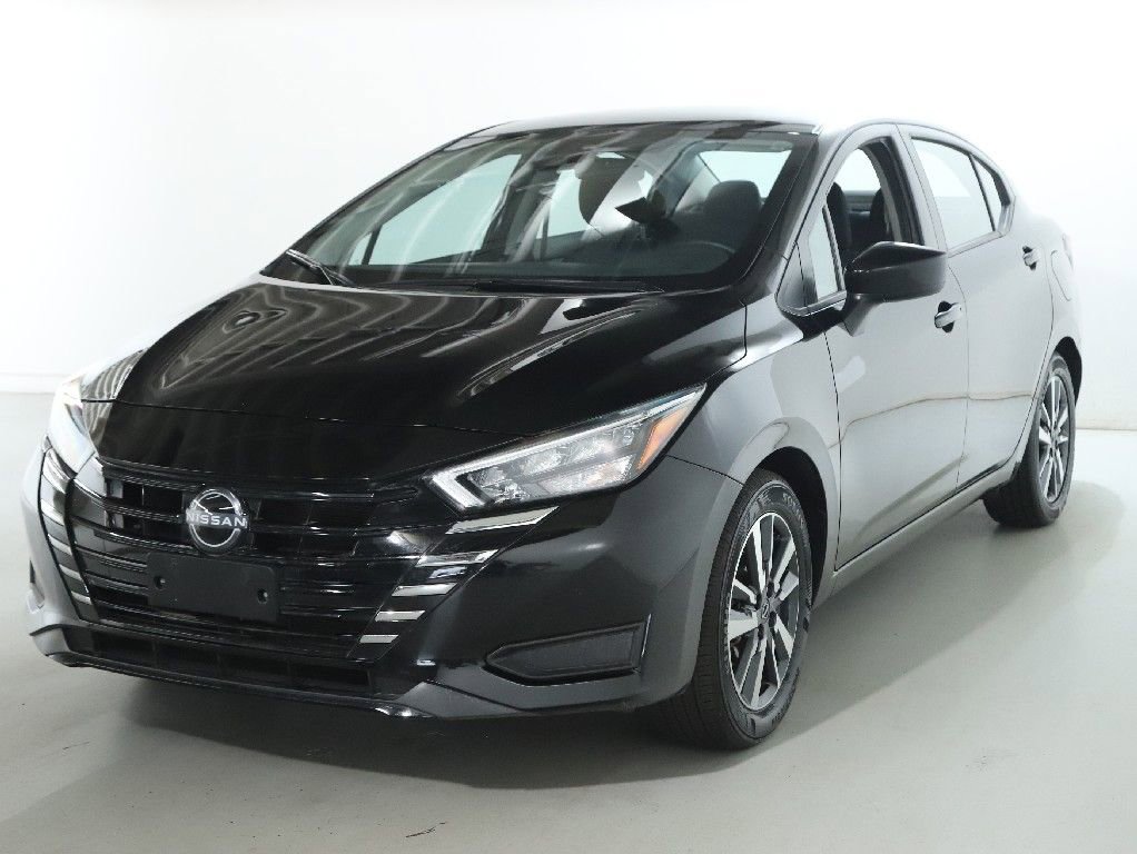 Used 2025 Nissan Versa SV FWD image 4