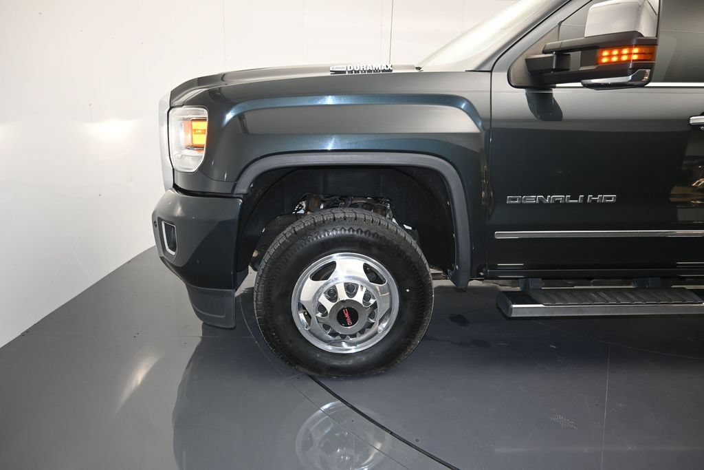 Used 2018 GMC Sierra 3500 Denali w/ Duramax Plus Package AWD/4WD image 9
