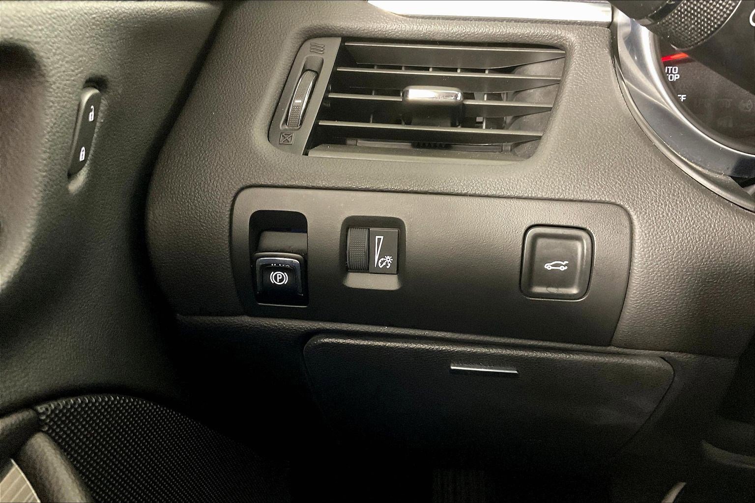 Used 2019 Chevrolet Impala LT FWD image 15
