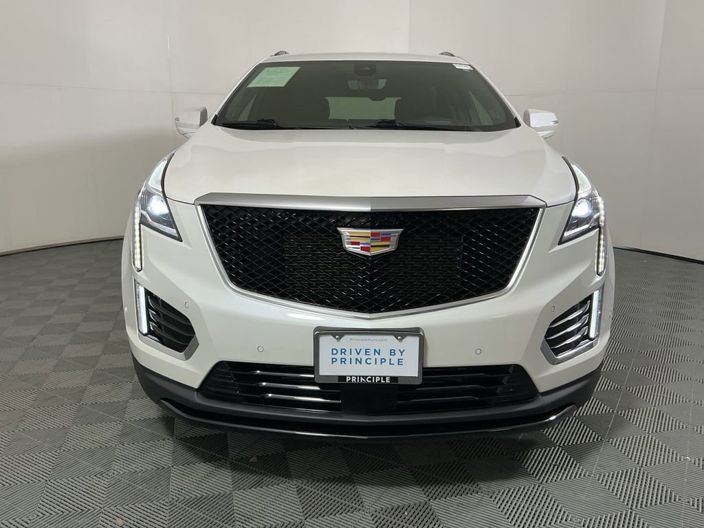 Used 2025 Cadillac XT5 Sportv w/ Technology Package AWD/4WD image 3