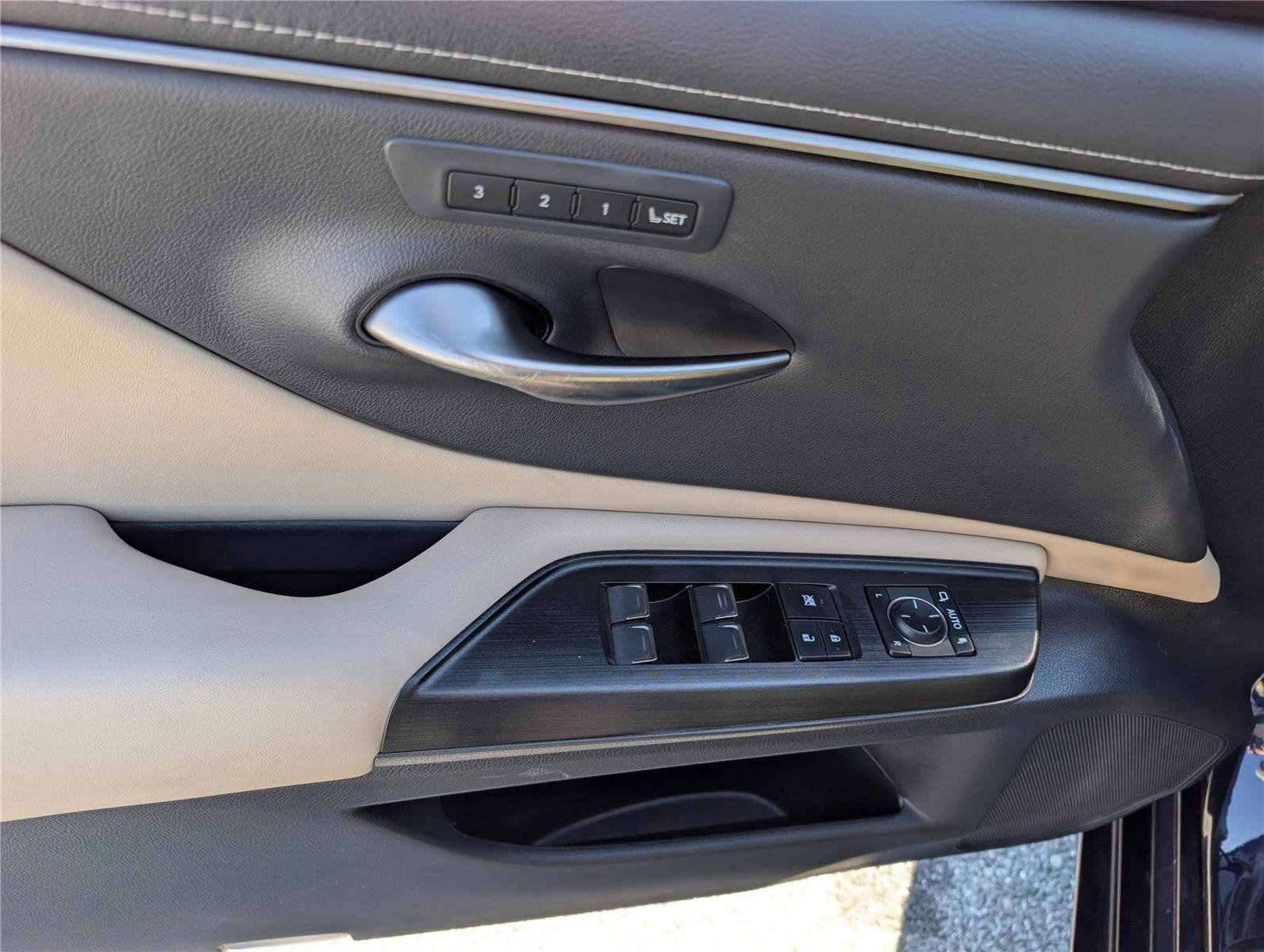 Used 2021 Lexus ES 350 w/ Premium Package FWD image 18
