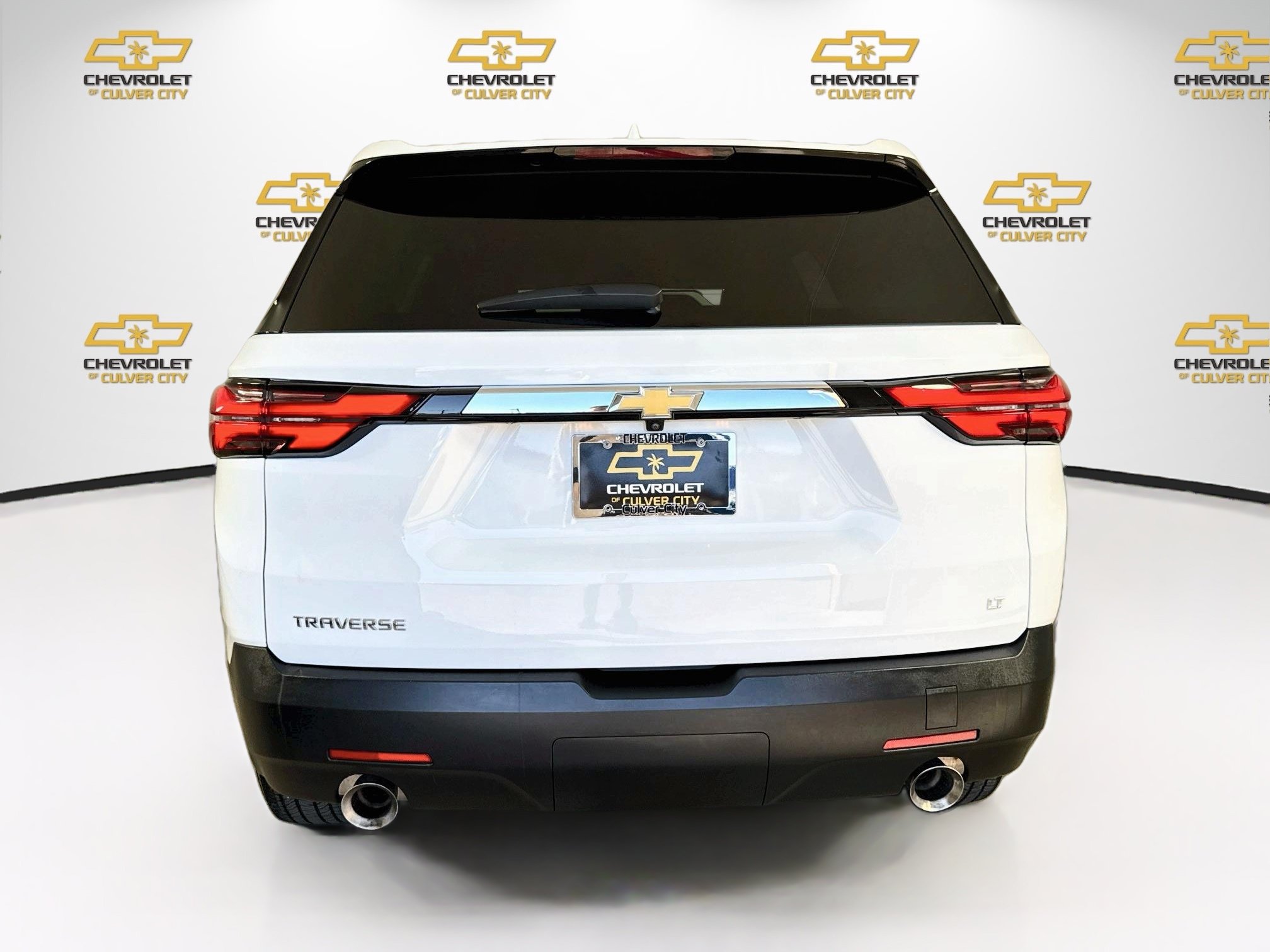 Used 2023 Chevrolet Traverse LT FWD image 7