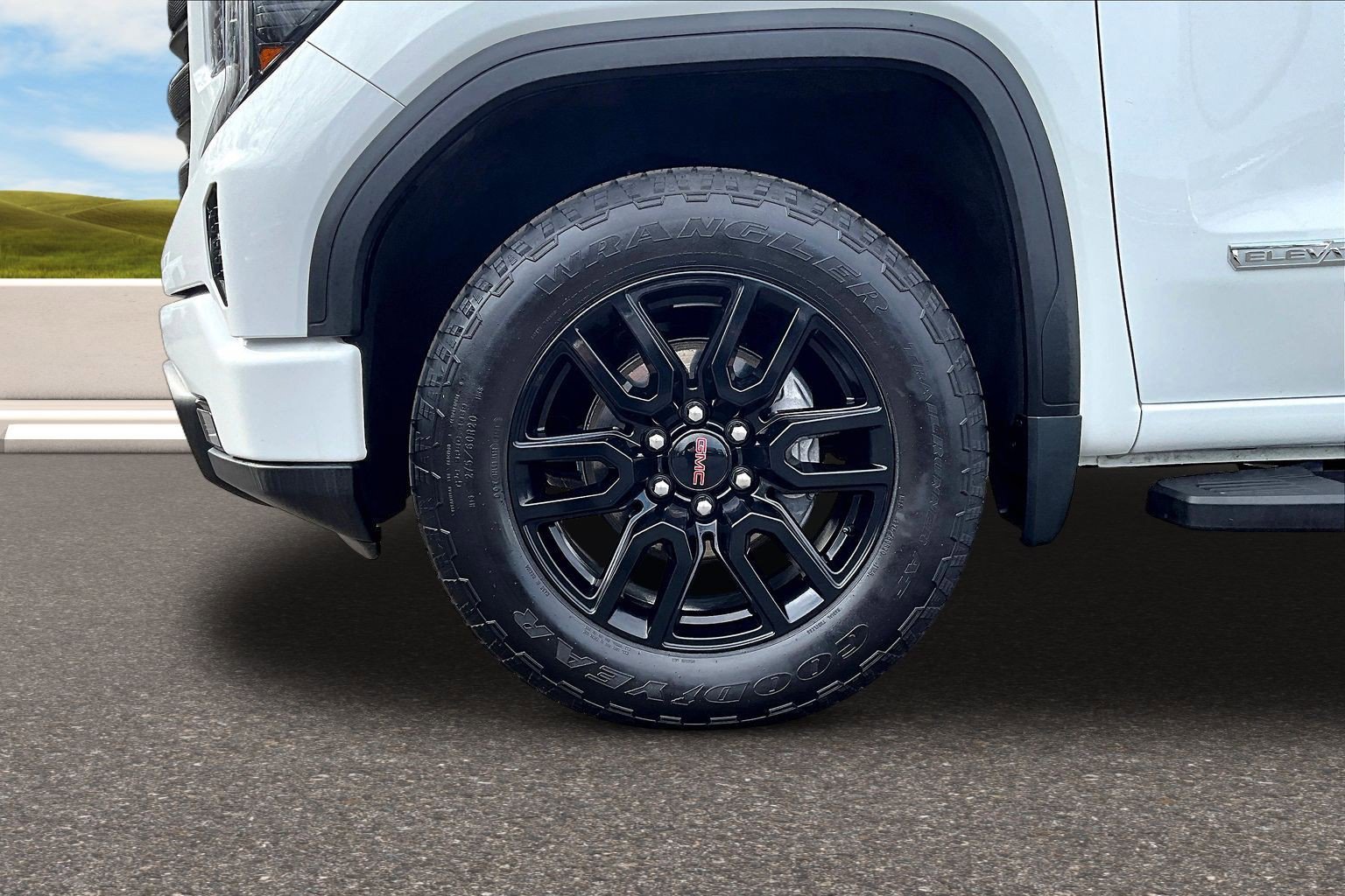 Used 2023 GMC Sierra 1500 Elevation image 25