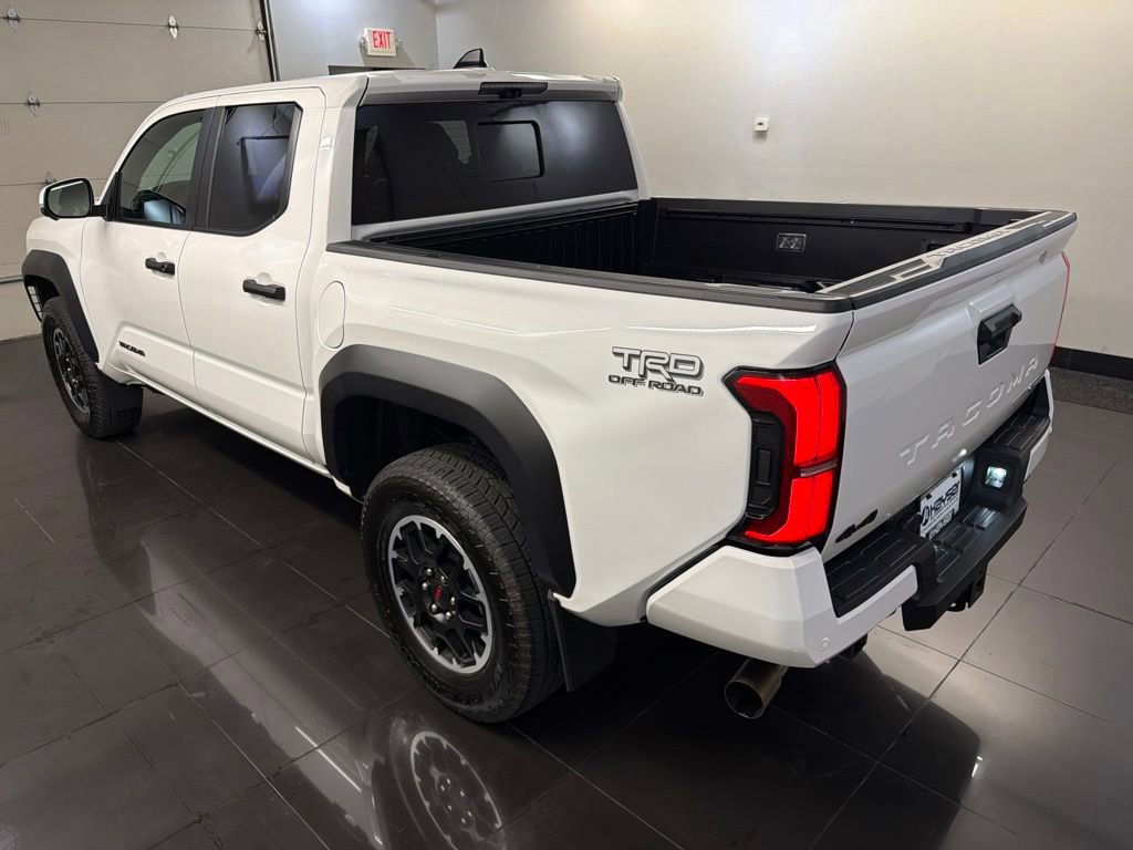 Used 2024 Toyota Tacoma TRD Off-Road w/ TRD Off Road Premium Package AWD/4WD image 4