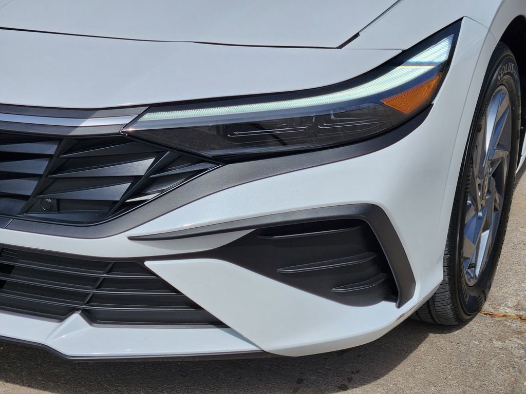 Certified 2025 Hyundai Elantra Blue image 7