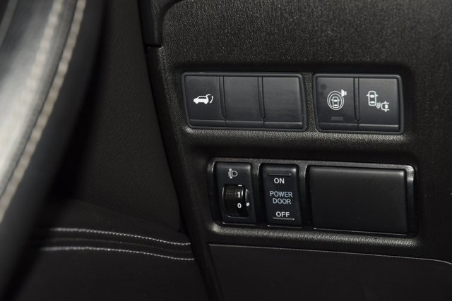 Used 2017 Nissan Armada Platinum image 39