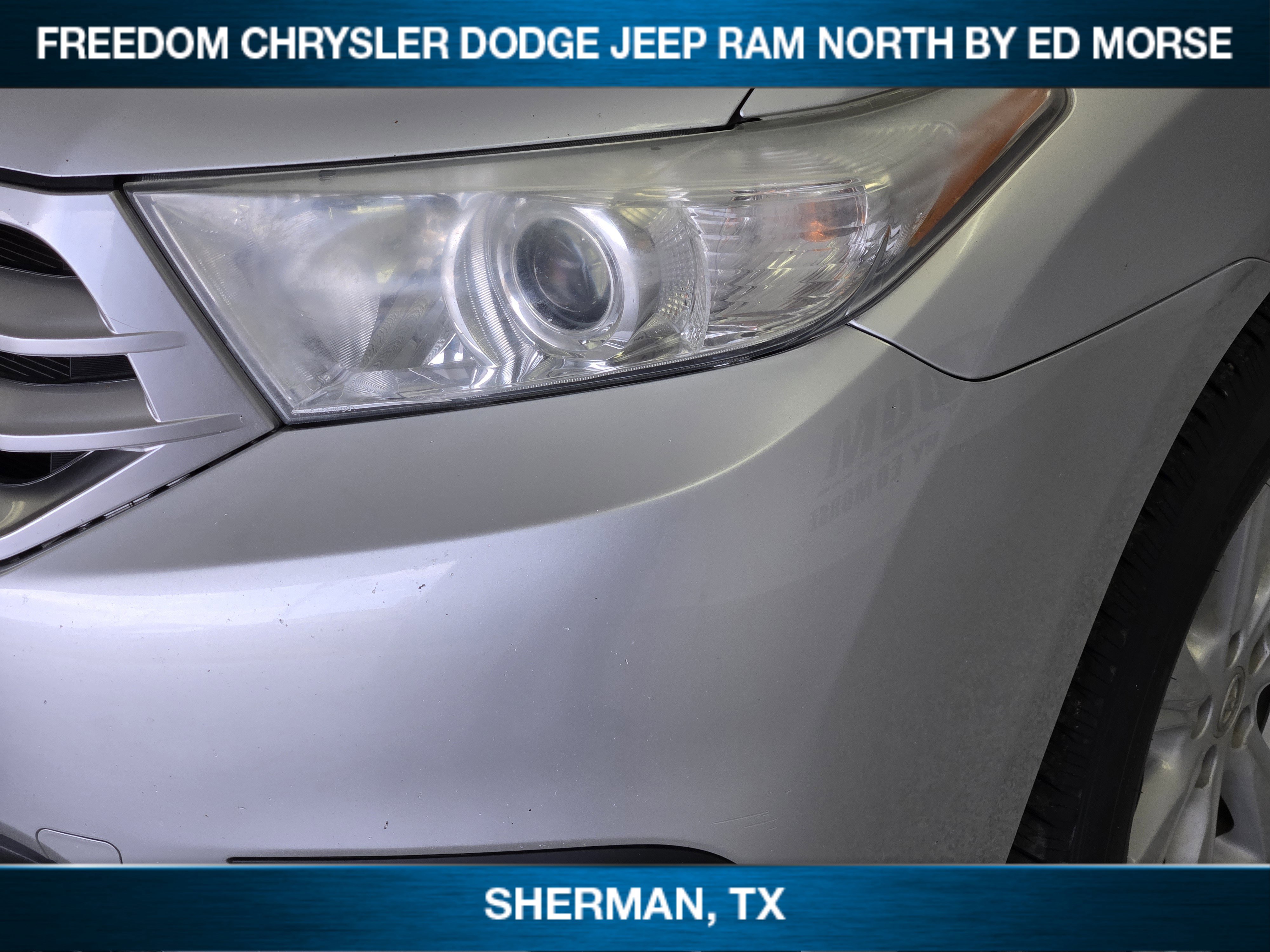 Used 2012 Toyota Highlander FWD w/ Tow Pkg image 5