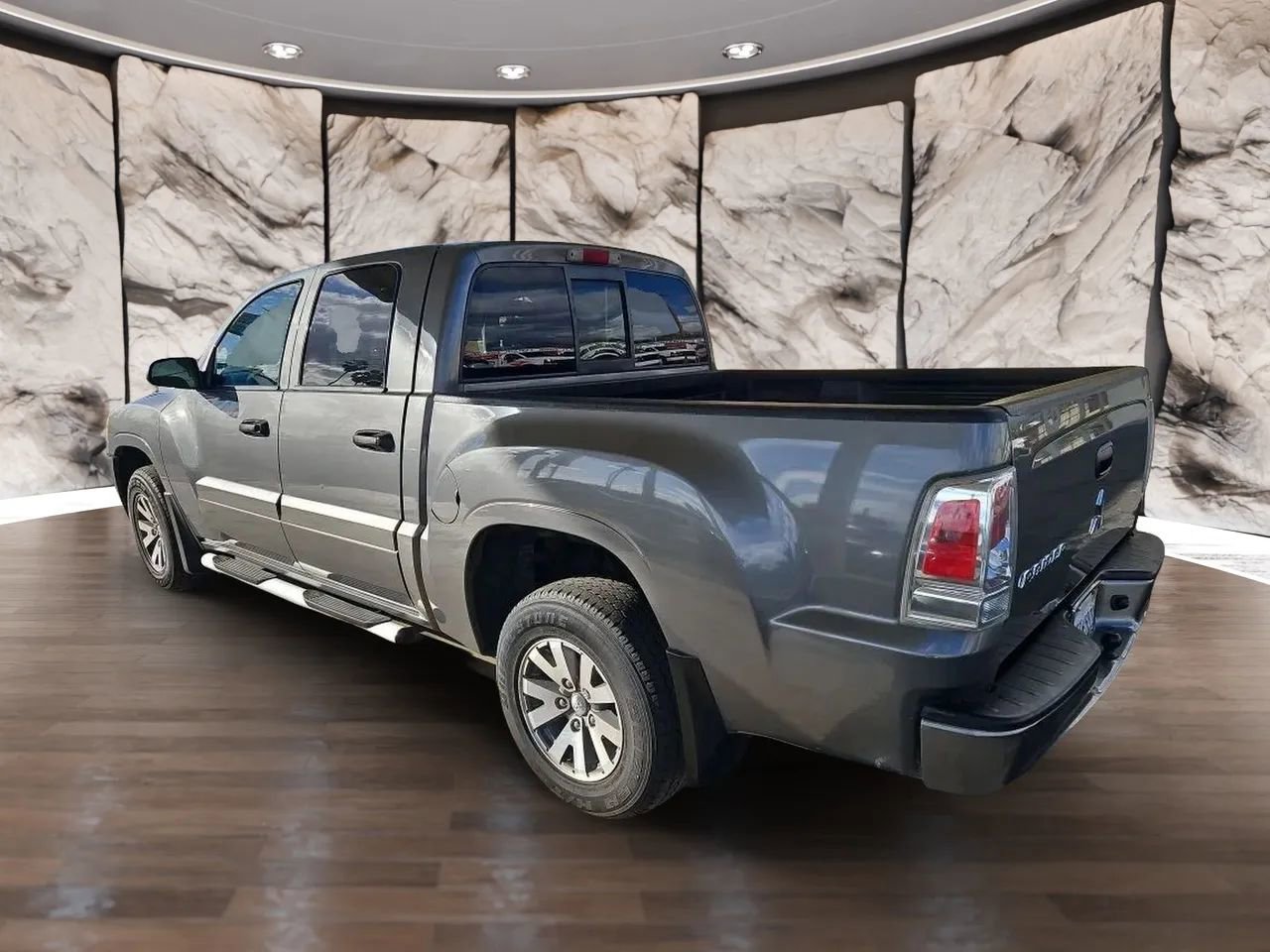 Used 2007 Mitsubishi Raider LS image 4