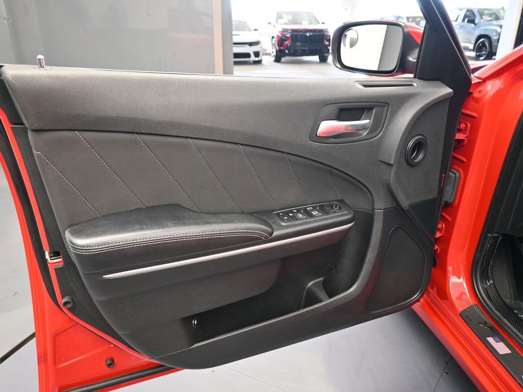 Used 2019 Dodge Charger SXT image 16