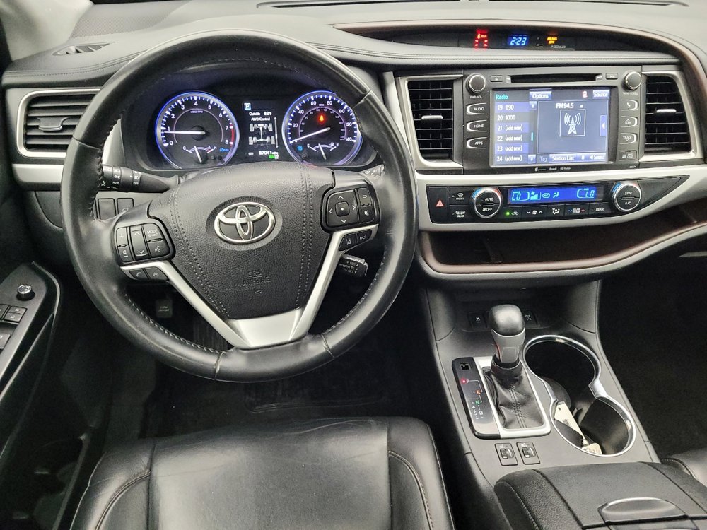 Used 2019 Toyota Highlander XLE AWD/4WD image 22