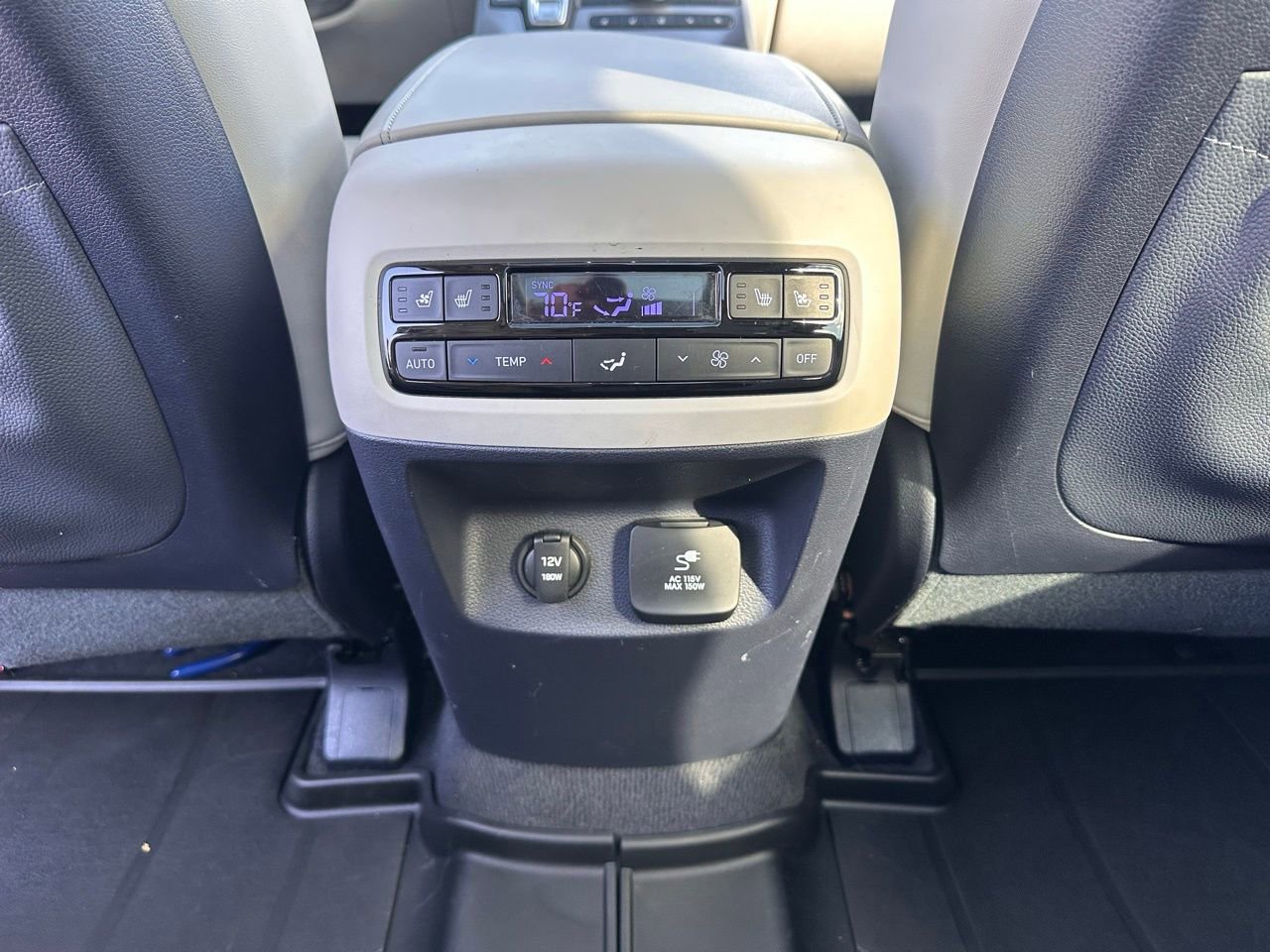 Used 2024 Hyundai Palisade Calligraphy image 21