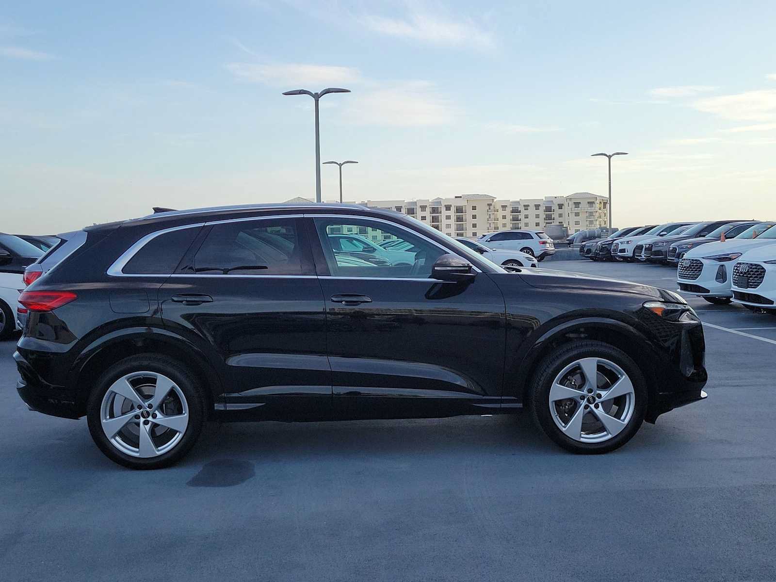 Certified 2025 Audi Q5 Premium Plus w/ Premium Plus AWD/4WD image 7