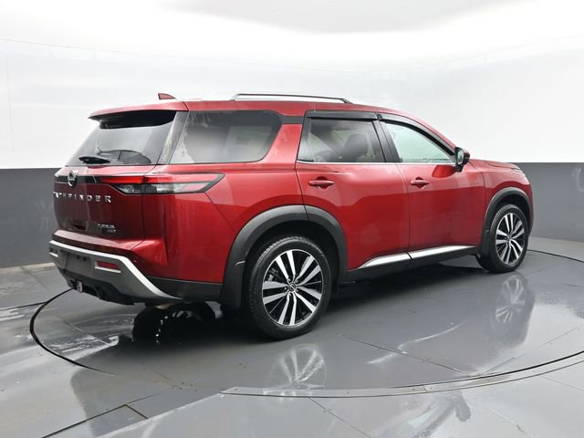 Used 2024 Nissan Pathfinder Platinum w/ Cargo Package image 27