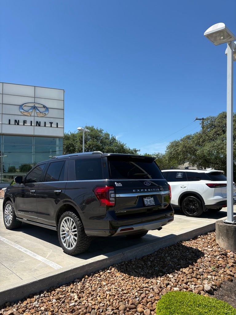 Used 2024 Ford Expedition Platinum image 9