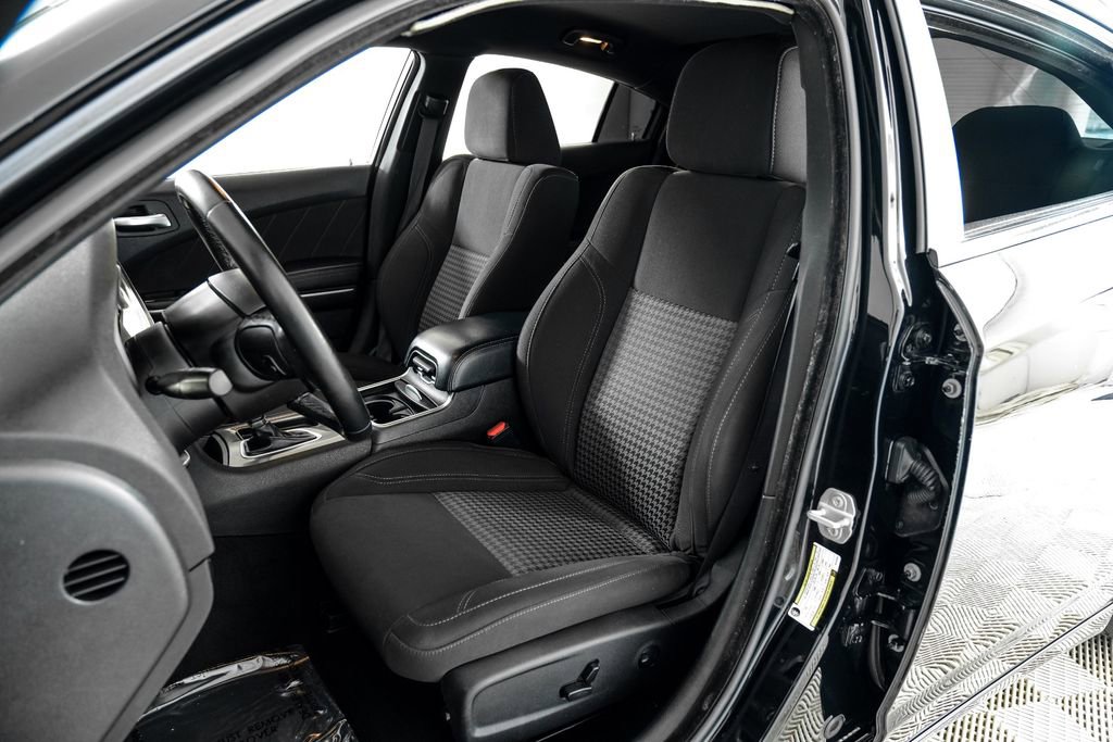 Used 2023 Dodge Charger SXT RWD image 31