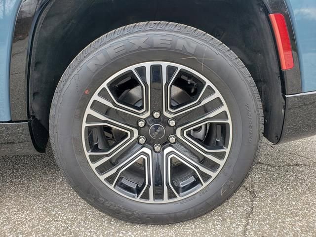 New 2026 Jeep Grand Wagoneer 4WD image 33