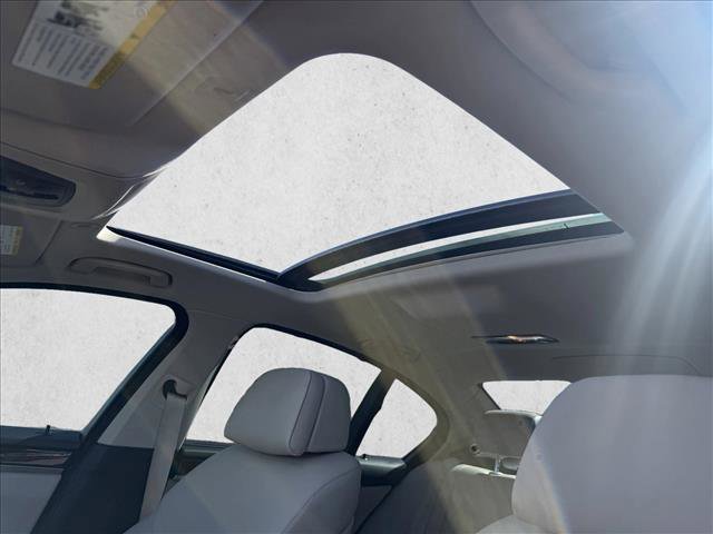 Used 2011 BMW 550i Sedan image 23