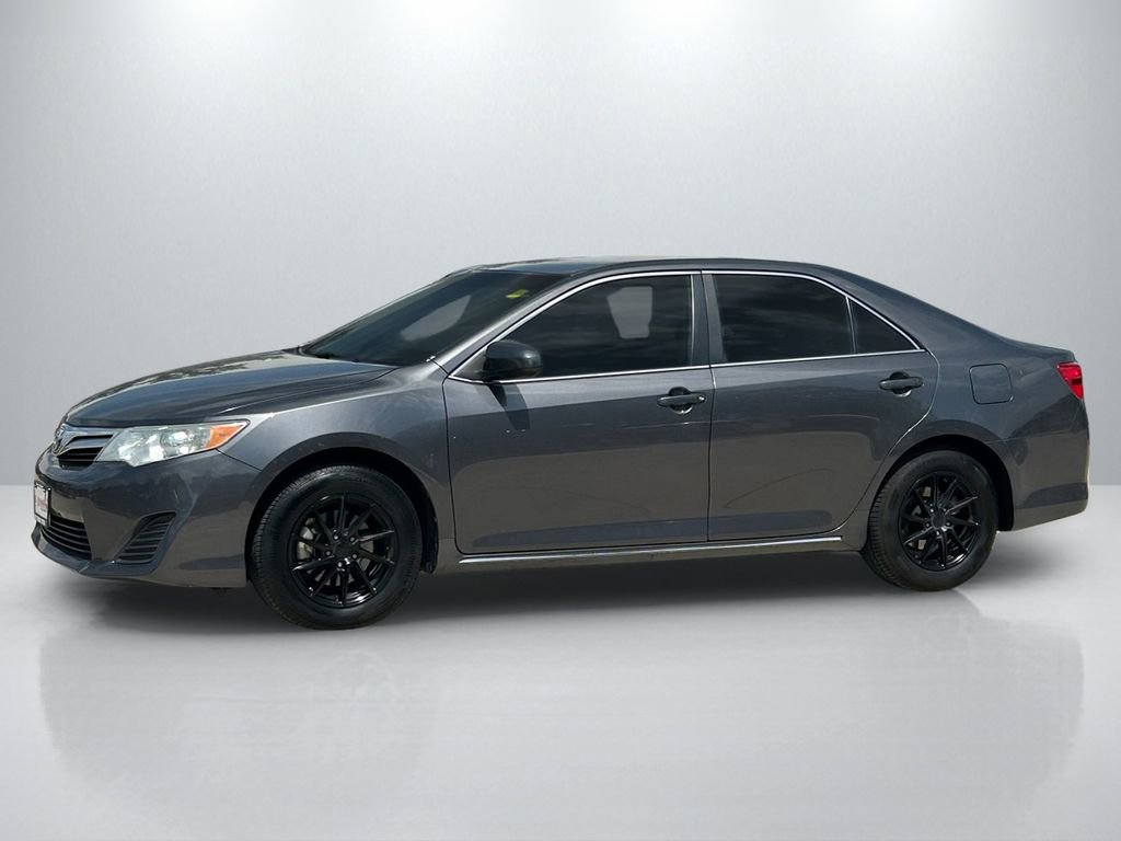 Used 2013 Toyota Camry LE FWD image 8