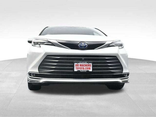 Used 2024 Toyota Sienna Platinum image 26