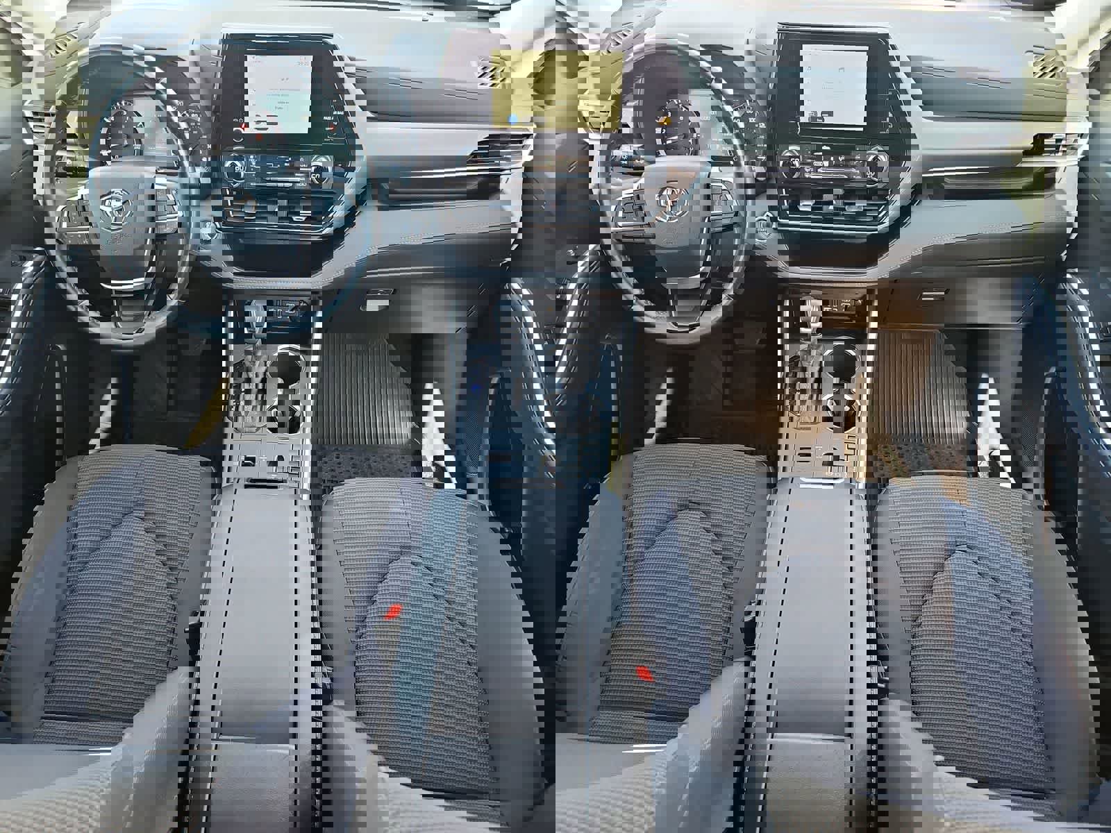 Used 2023 Toyota Highlander LE image 15