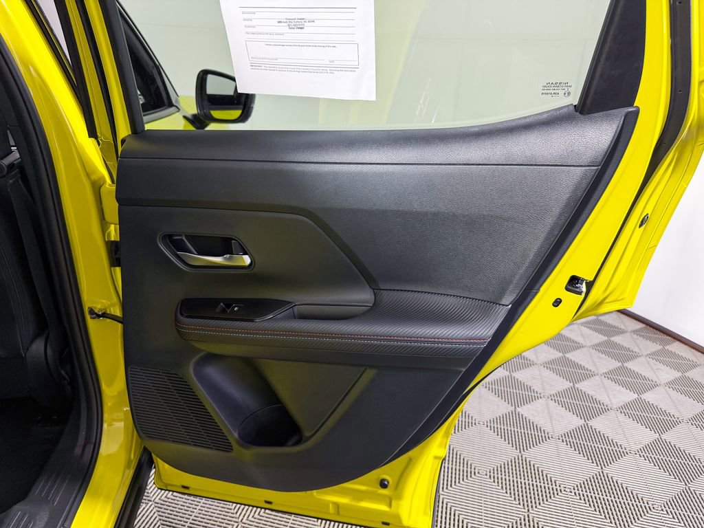 Certified 2025 Nissan Kicks SR image 48