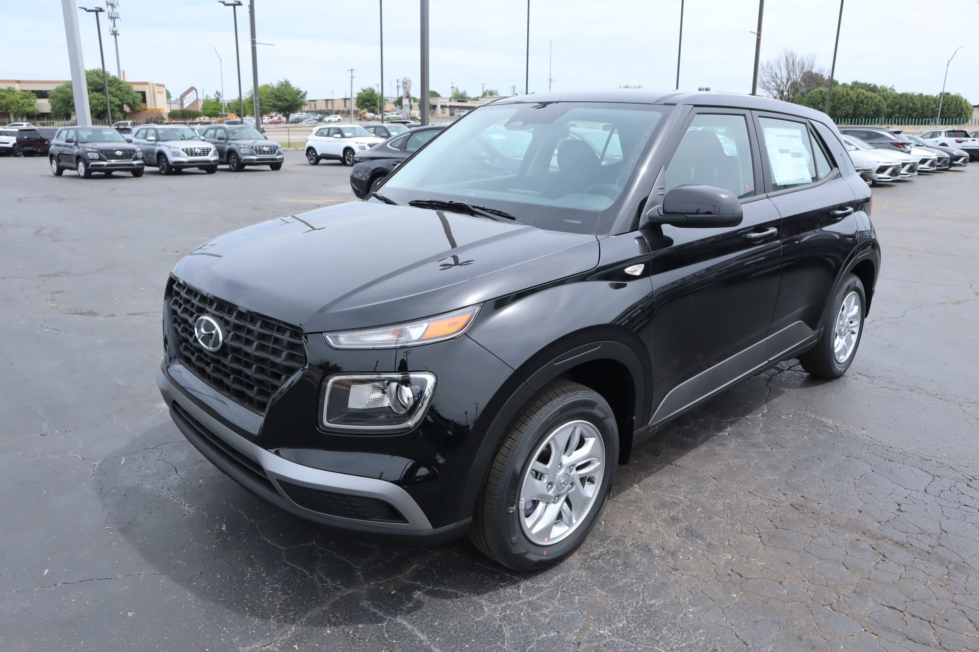 New 2026 Hyundai Venue SE FWD image 13