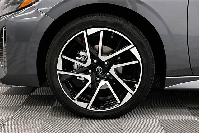 New 2025 Nissan Sentra SR w/ SR Premium Package image 12