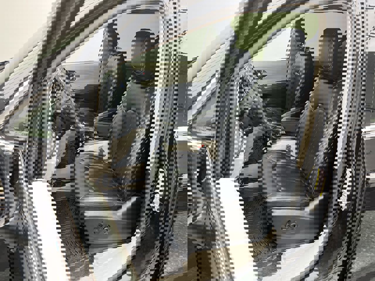 Used 2023 Chrysler Pacifica Touring-L image 8