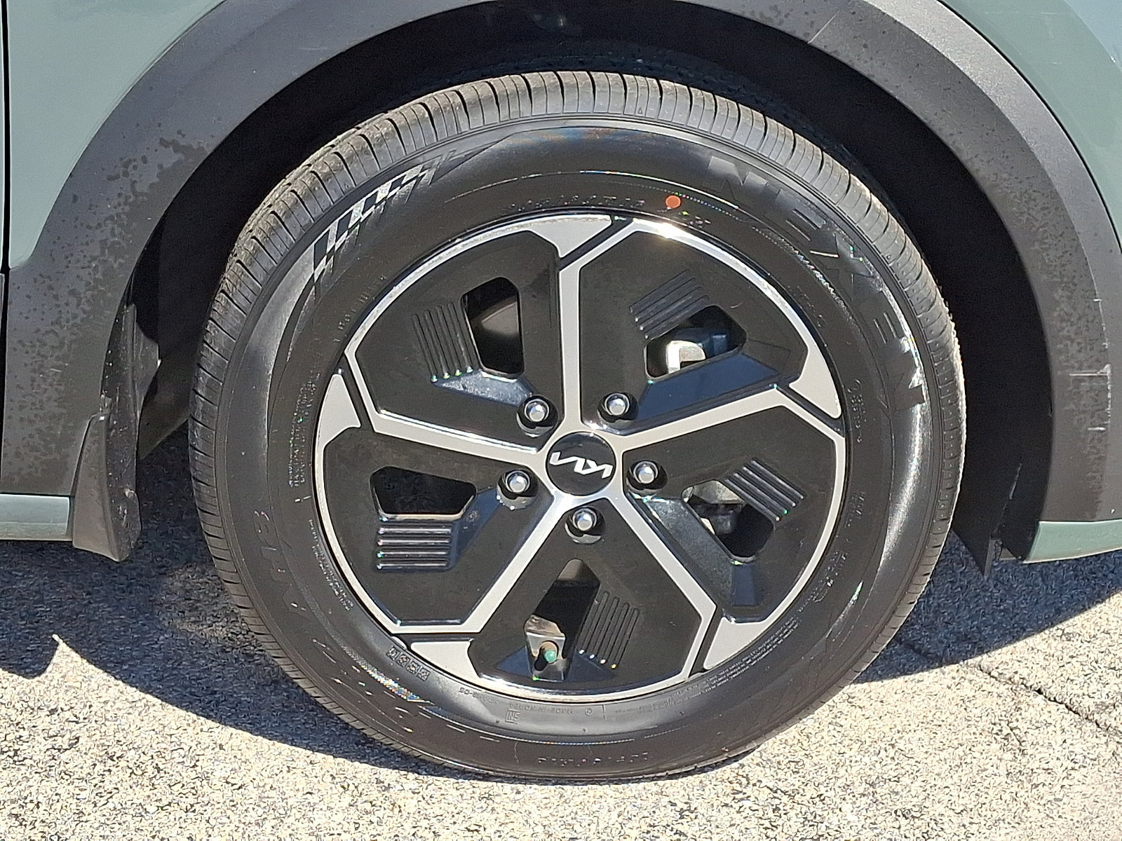 Certified 2023 Kia Niro EX FWD image 8