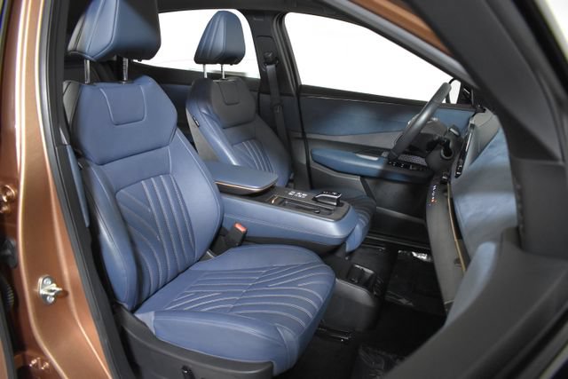 Used 2024 Nissan Ariya AWD image 36