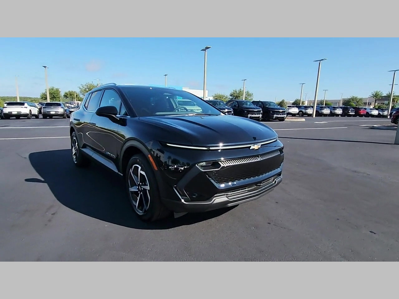 New 2026 Chevrolet Equinox EV LT AWD/4WD image 23
