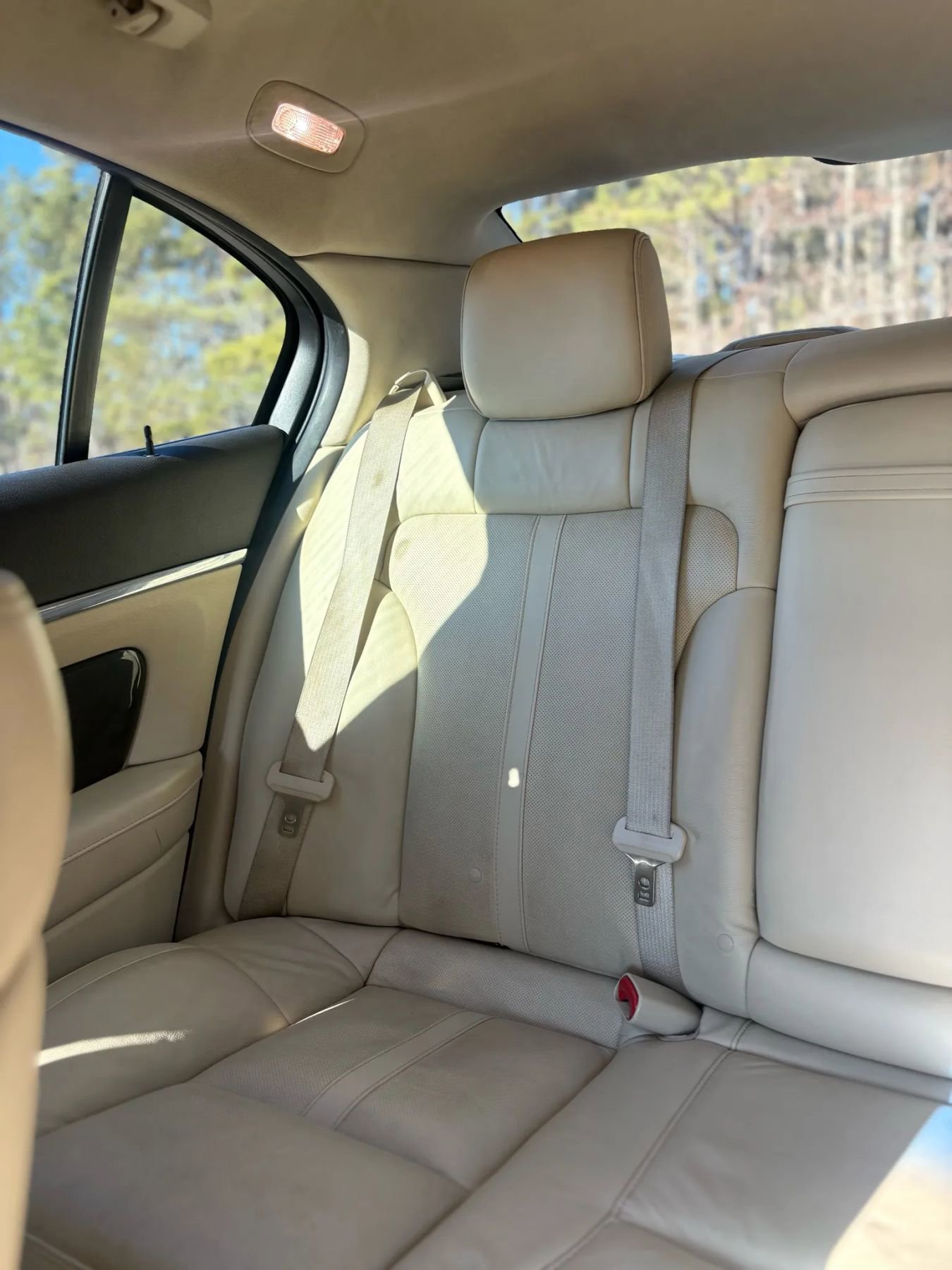 Used 2014 Lincoln MKS w/ Equipment Group 101A image 30