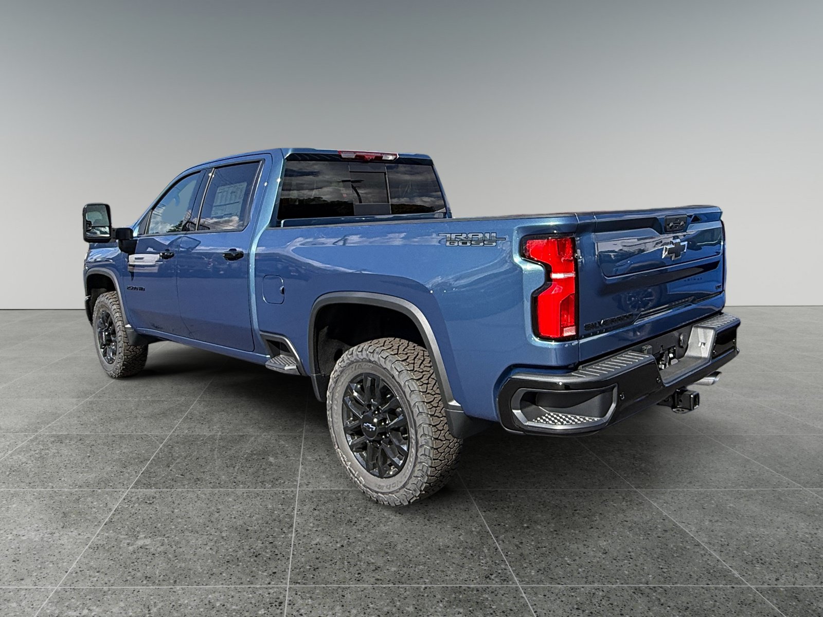 New 2026 Chevrolet Silverado 2500 LTZ w/ LTZ Plus Package AWD/4WD image 3