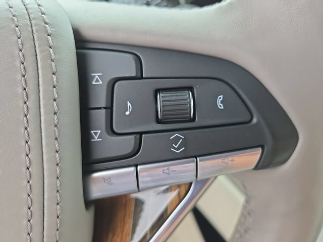 Certified 2023 Cadillac Escalade Premium Luxury Platinum w/ LPO, Radiant Package AWD/4WD image 27