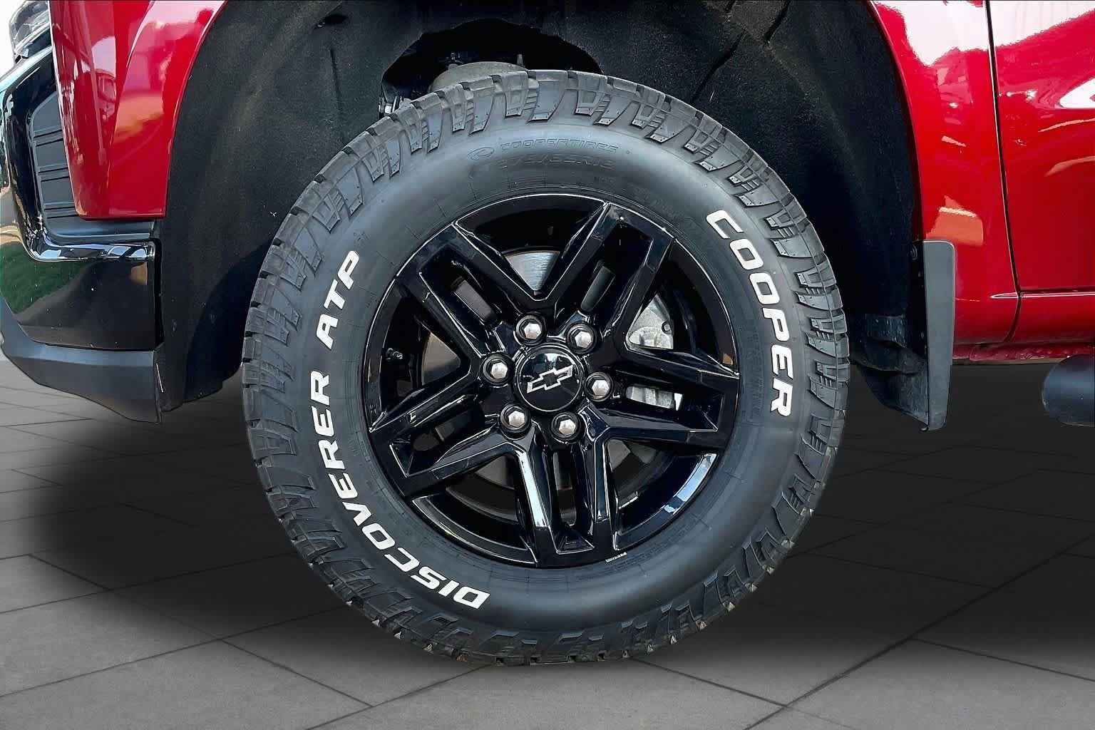 Used 2021 Chevrolet Silverado 1500 LT Trail Boss w/ Convenience Package II AWD/4WD image 12