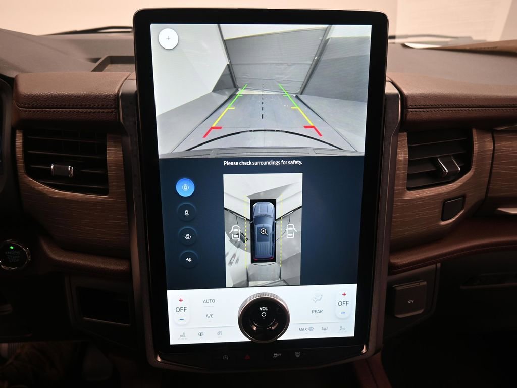 Used 2024 Ford Expedition Limited image 16