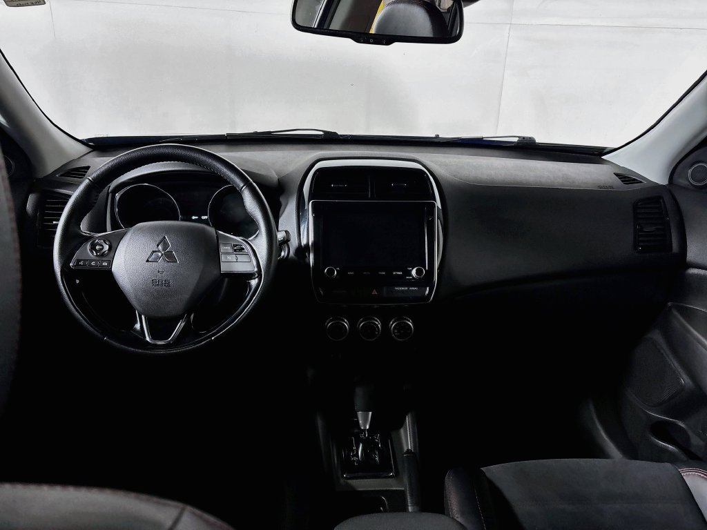 Used 2024 Mitsubishi Outlander Sport SE AWD/4WD image 12