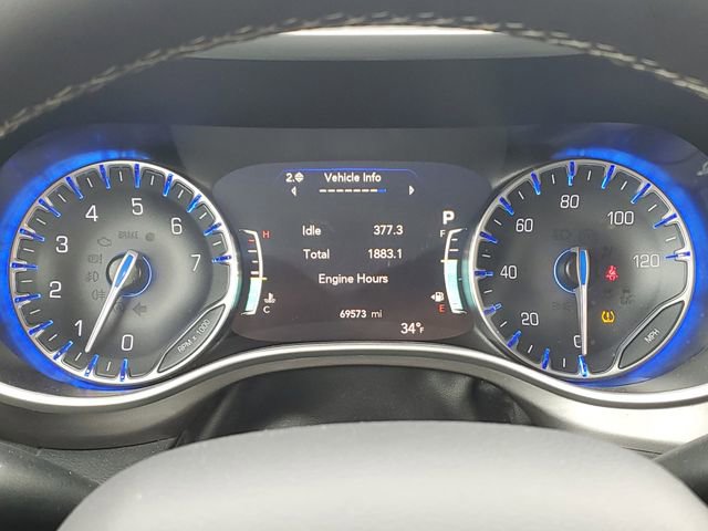 Used 2024 Chrysler Pacifica Touring-L image 9