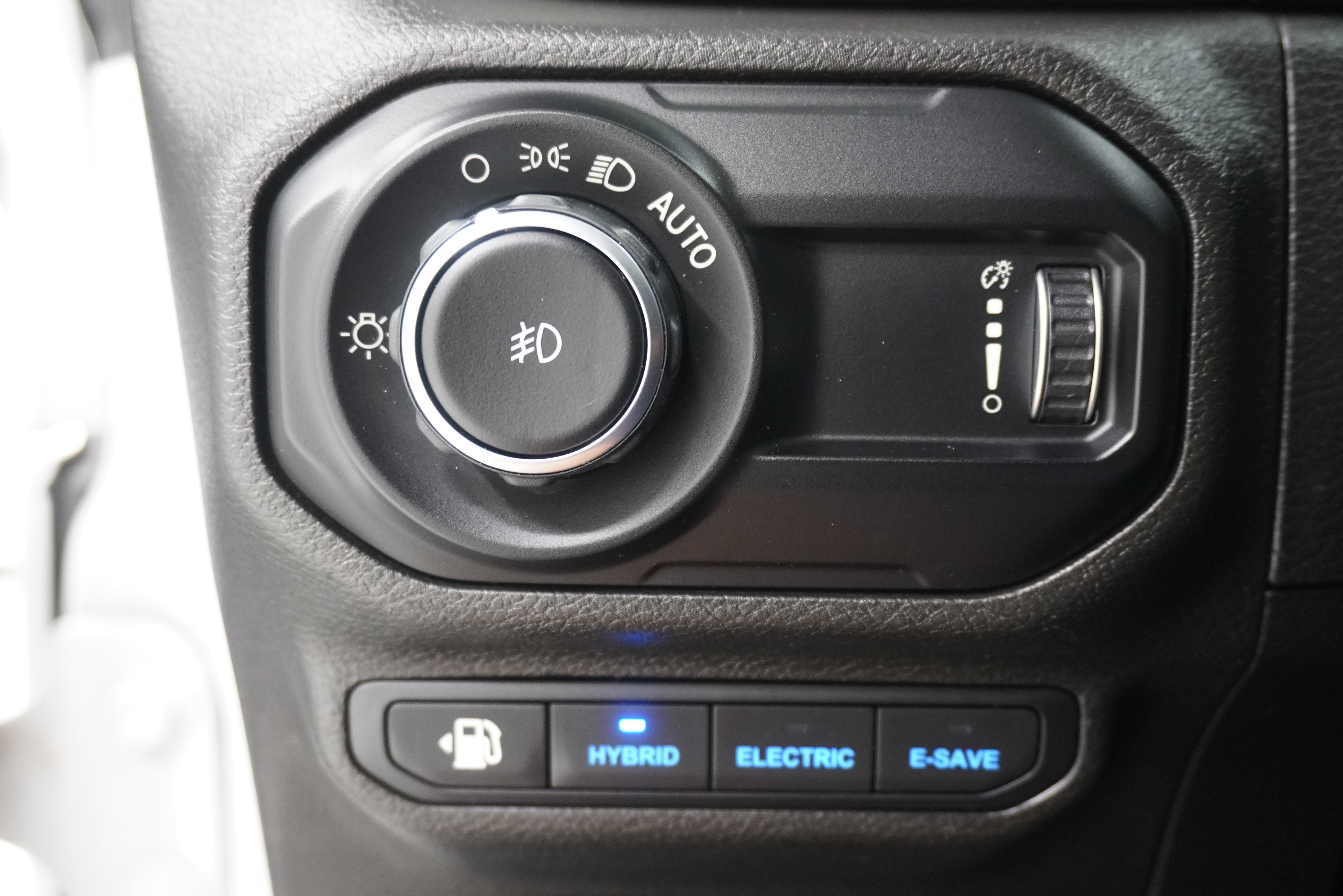 Used 2023 Jeep Wrangler Unlimited AWD/4WD image 23