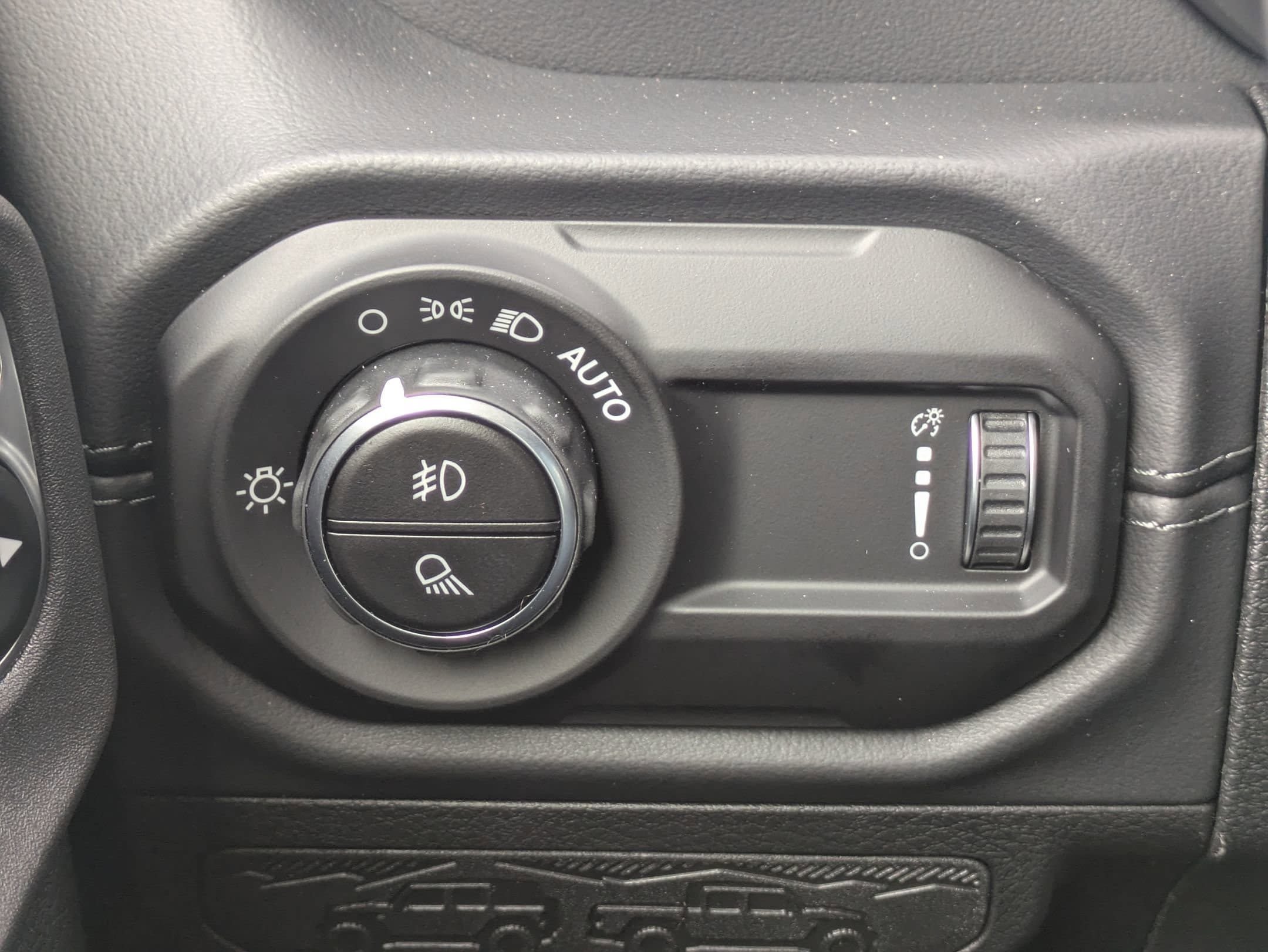 New 2026 Jeep Gladiator Sport AWD/4WD image 17
