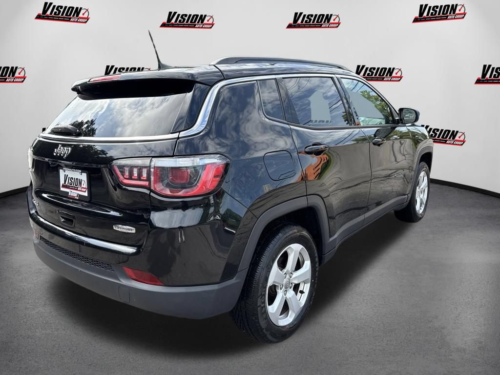 Used 2019 Jeep Compass Latitude w/ Cold Weather Group AWD/4WD image 5