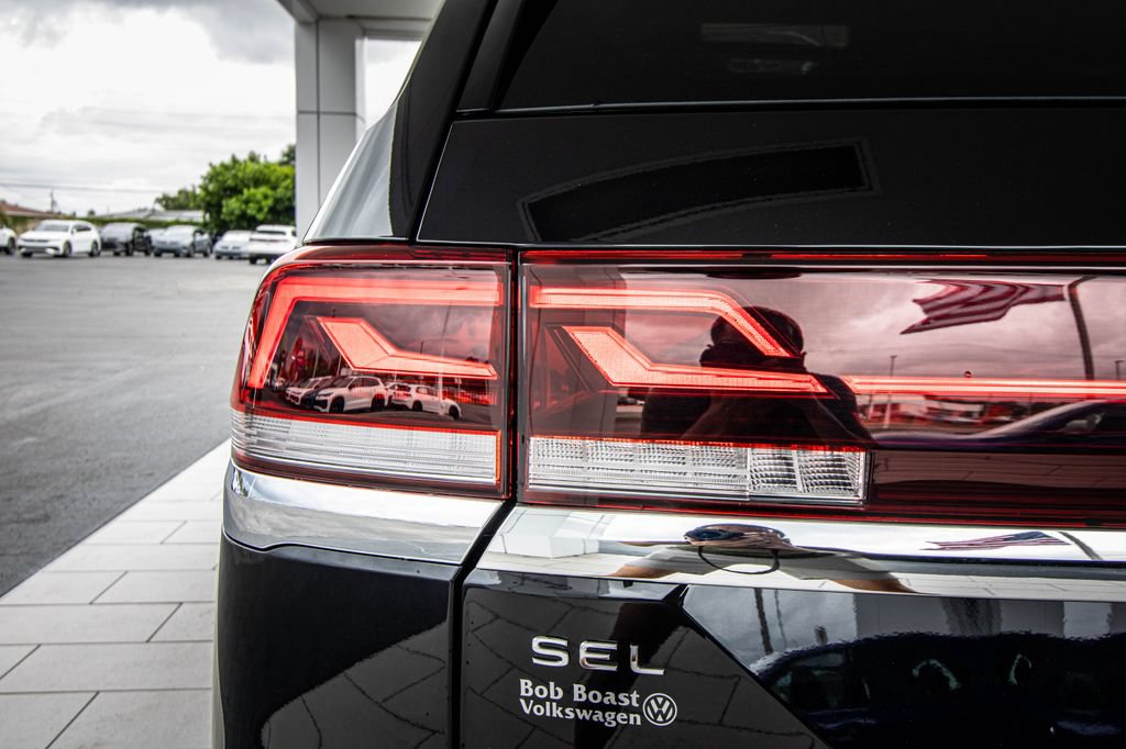 Used 2025 Volkswagen Atlas SEL Premium R-Line AWD/4WD image 13