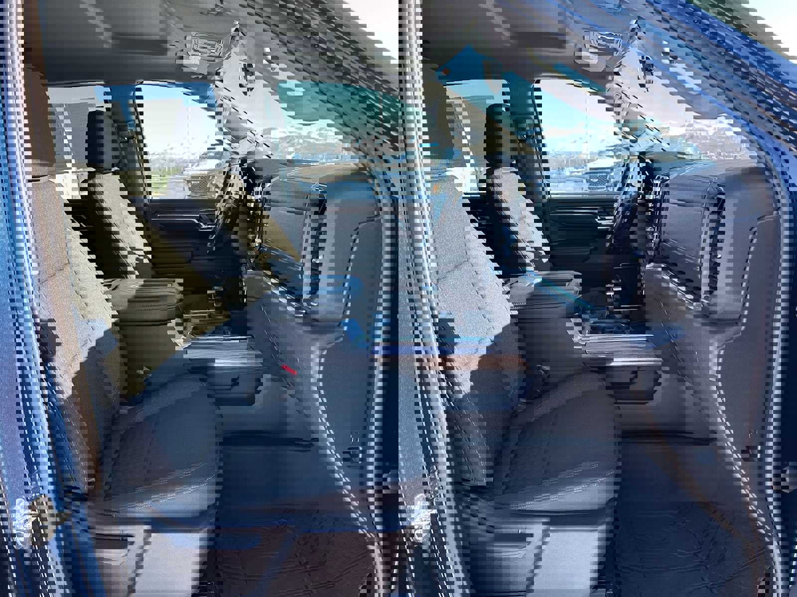 Used 2022 Chevrolet Silverado 1500 LT w/ Diesel Off-Road Package image 10