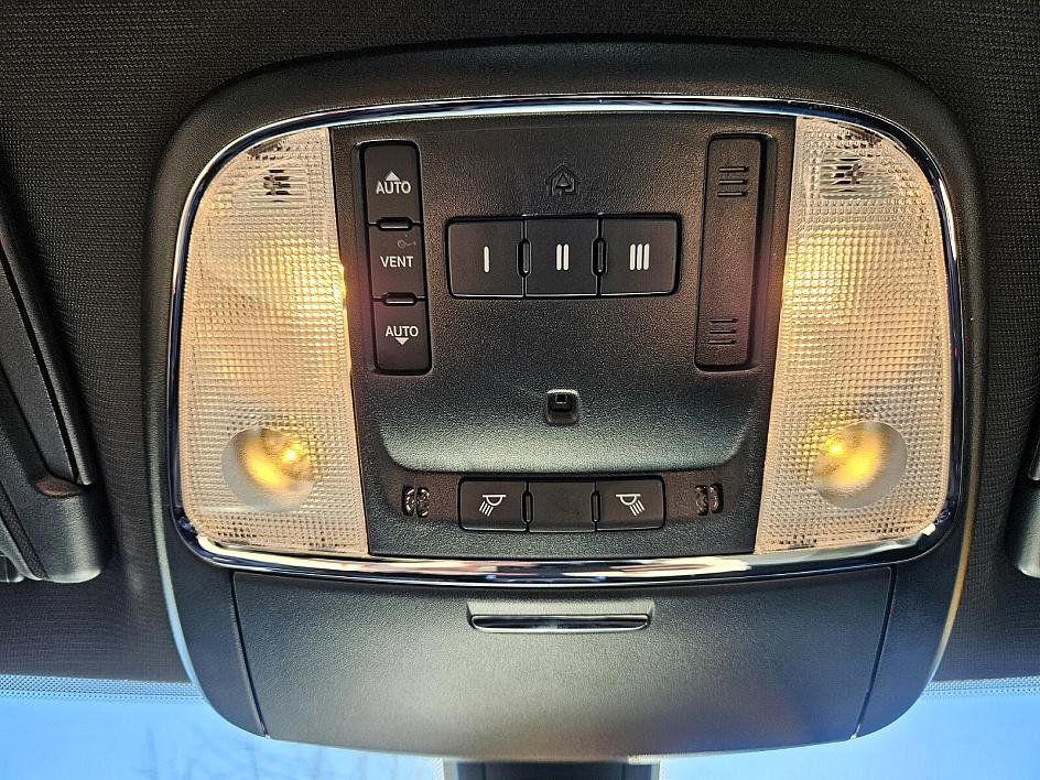 Used 2023 Dodge Charger R/T w/ Plus Group image 23